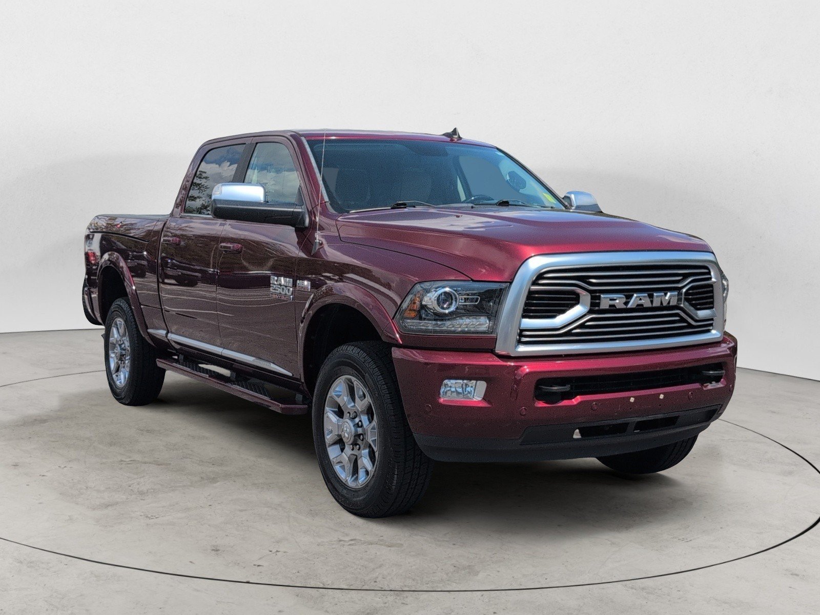 Used 2018 Delmonico Red Pearlcoat Ram Limited image 2