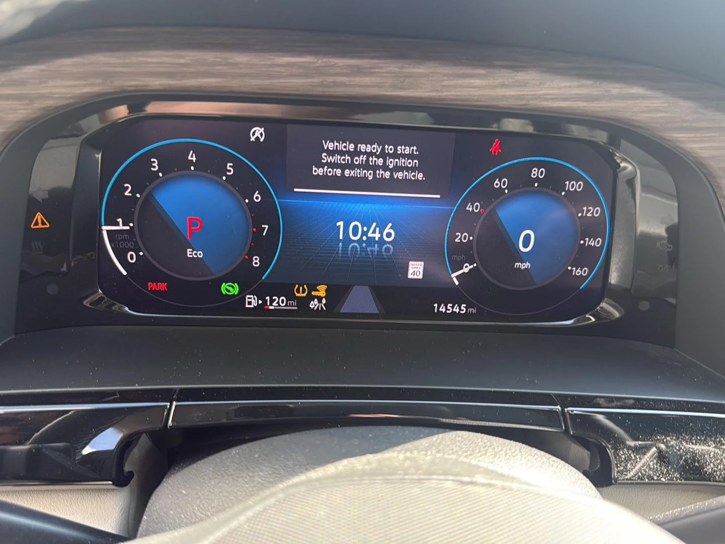 Certified Used 2025  Volkswagen 2.0T SEL image 9