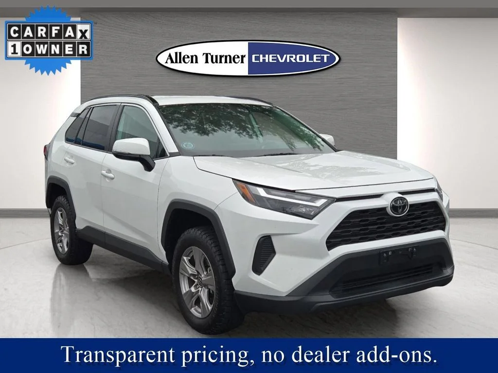 2022 Toyota RAV4 XLE AWD's photo