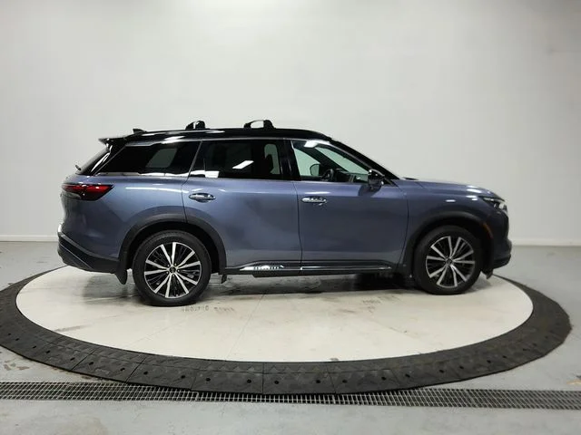 Used 2025 Blue INFINITI Autograph image 9