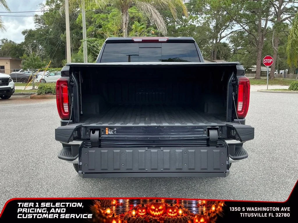 Certified Used 2025 Titanium Rush Metallic GMC SLT image 25