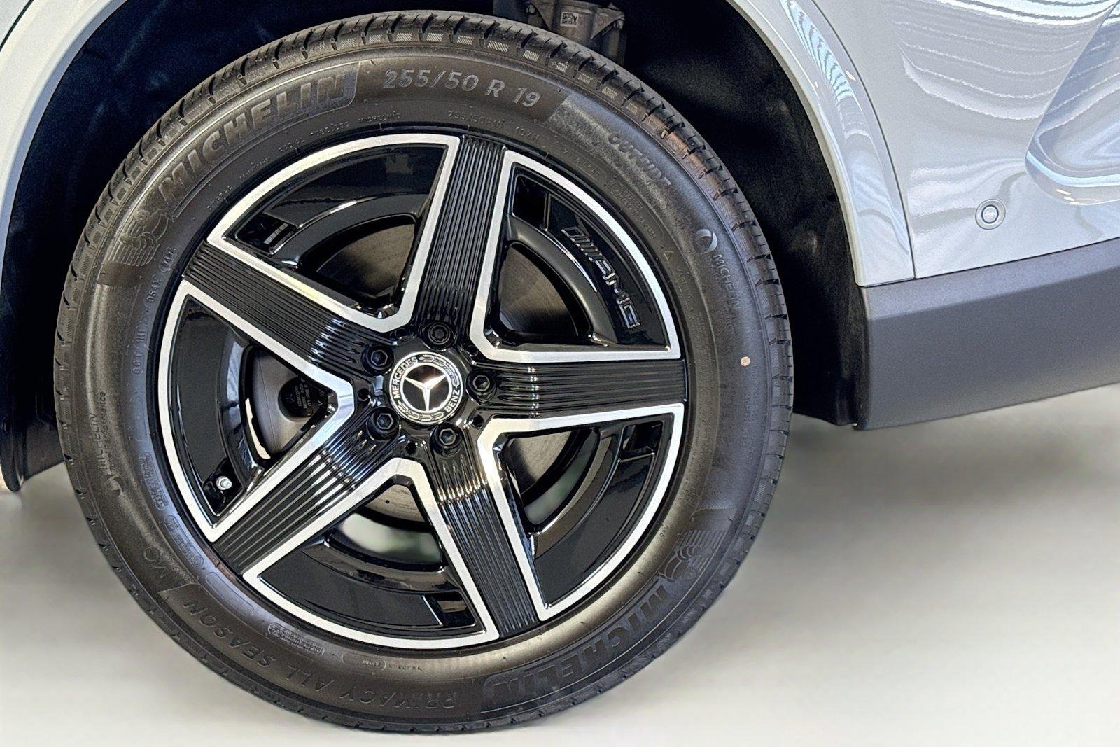 New 2026 Manufaktur Alpine Grey Mercedes-Benz GLC 300 image 28