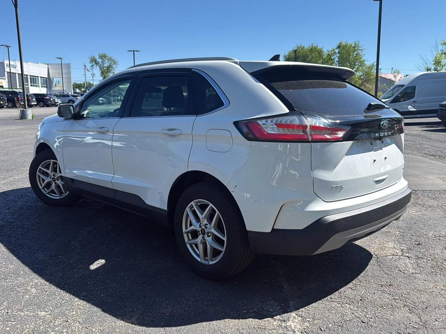 Used 2023 Oxford White Ford SEL image 3