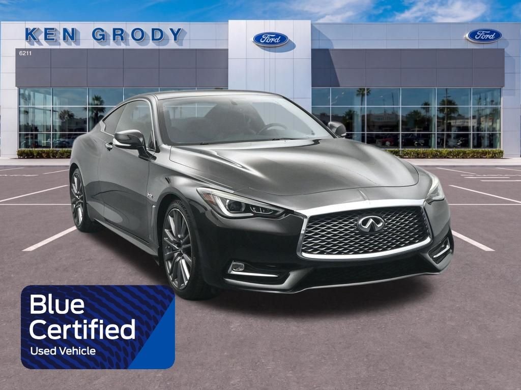 2017 INFINITI Q60 Red Sport 400's photo