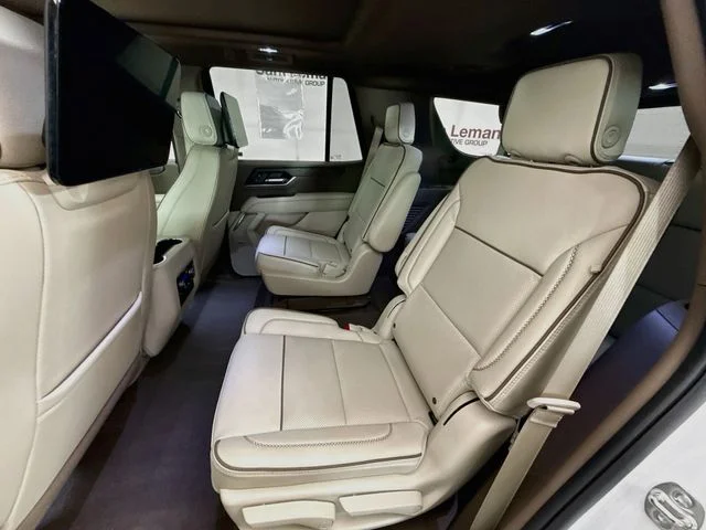 Used 2025 White GMC Denali image 27