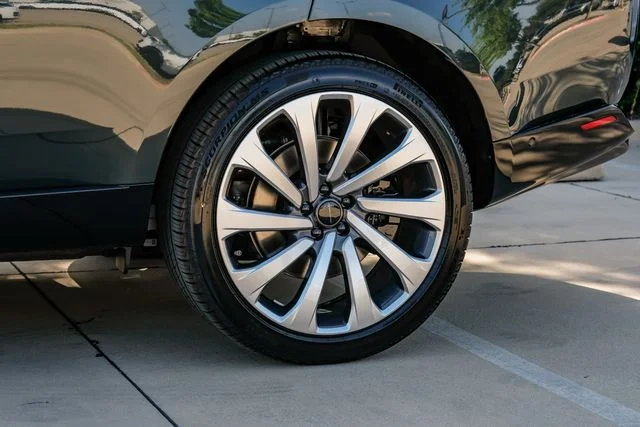 New 2026  Land Rover SE image 72