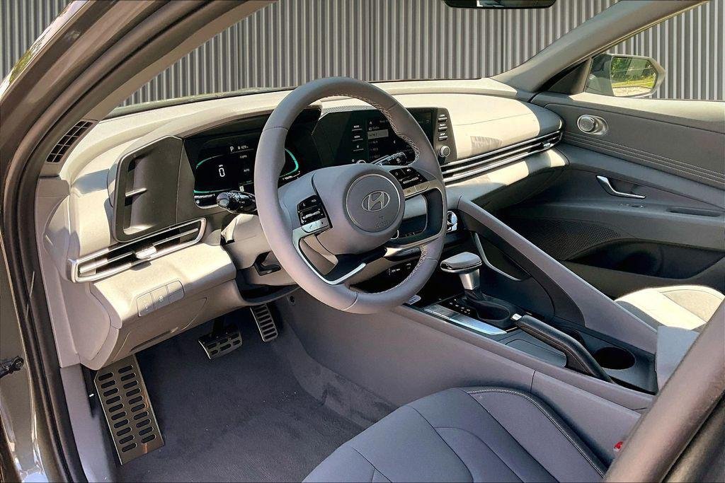 New 2026 Amazon Gray Hyundai SEL Sport image 7