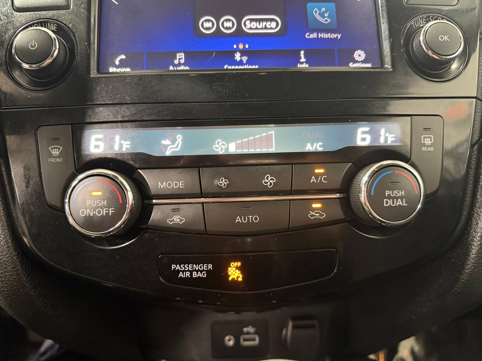Used 2019 Glacier White Nissan SV image 21
