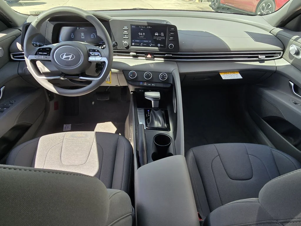 New 2026 White Hyundai SE image 21