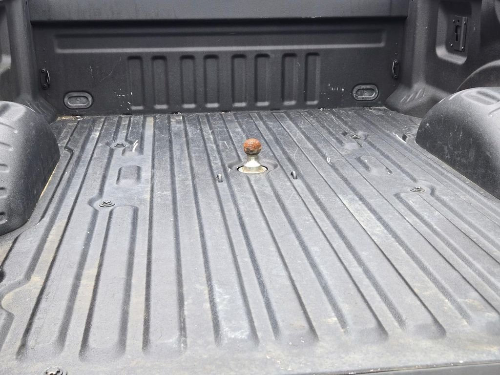 Used 2022  Ford Lariat image 9