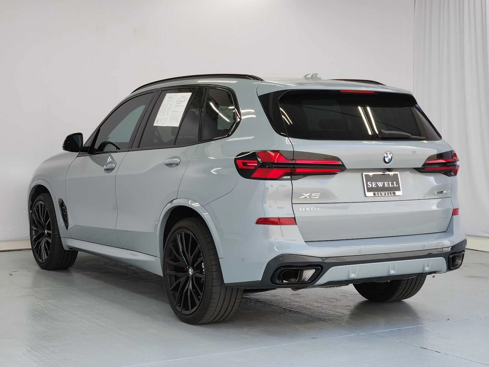 Used 2024 Brooklyn Grey Metallic BMW sDrive40i image 3