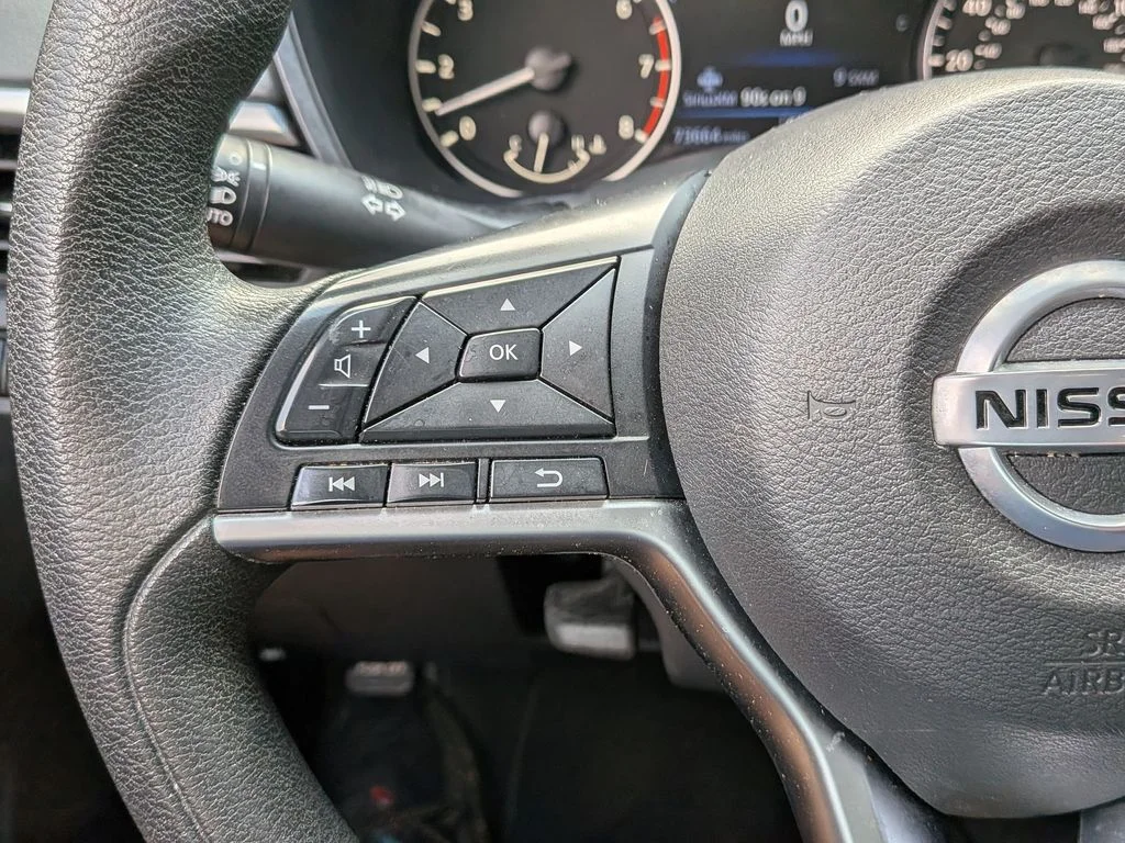 Used 2022 Silver Nissan 2.5 SV image 13