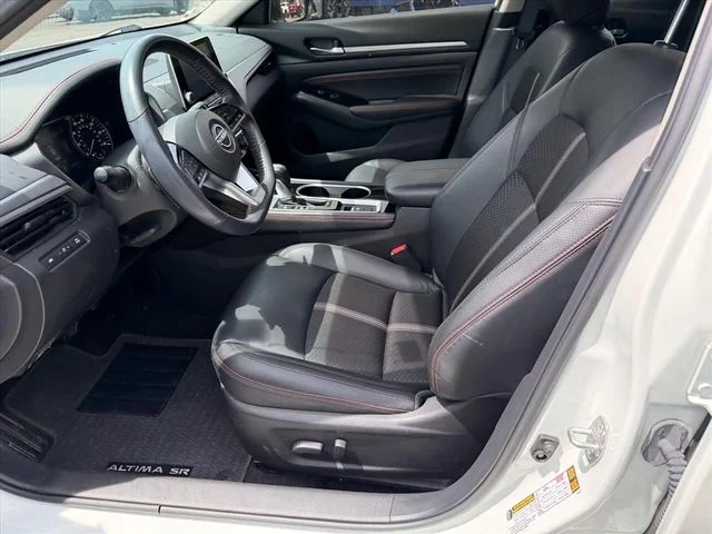 Used 2023 White Nissan 2.5 SR image 8