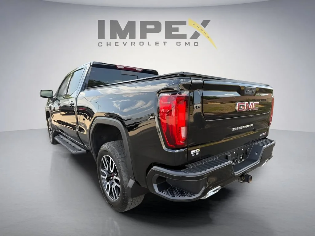 Used 2025 Onyx Black GMC AT4 image 3