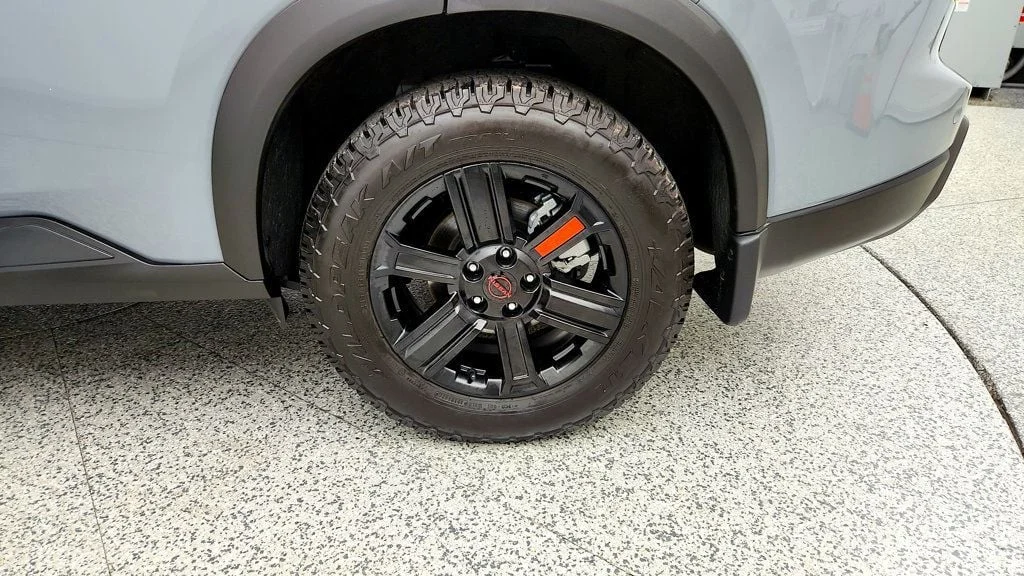 Used 2025 Boulder Gray Pearl Nissan AWD Rock Creek image 9