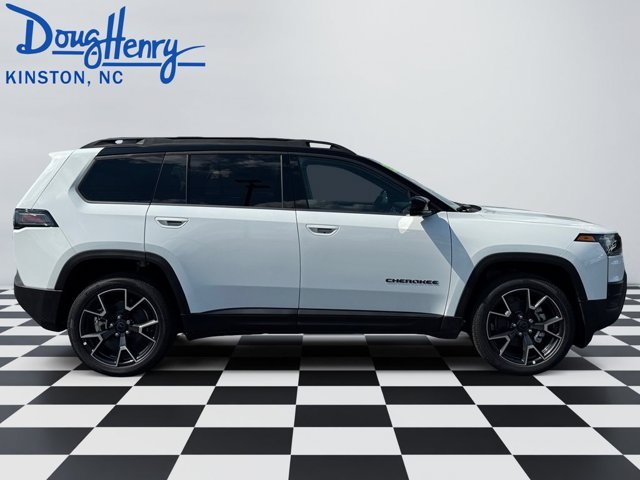 New 2026 Bright White Clear-Coat Exterior Paint Jeep Overland image 6