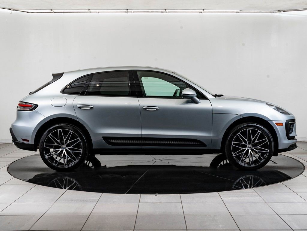 Used 2025 Dolomite Silver Metallic Porsche  image 9