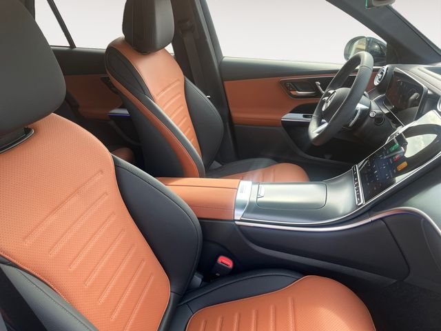 New 2026 Polar White Mercedes-Benz GLC 300 image 15