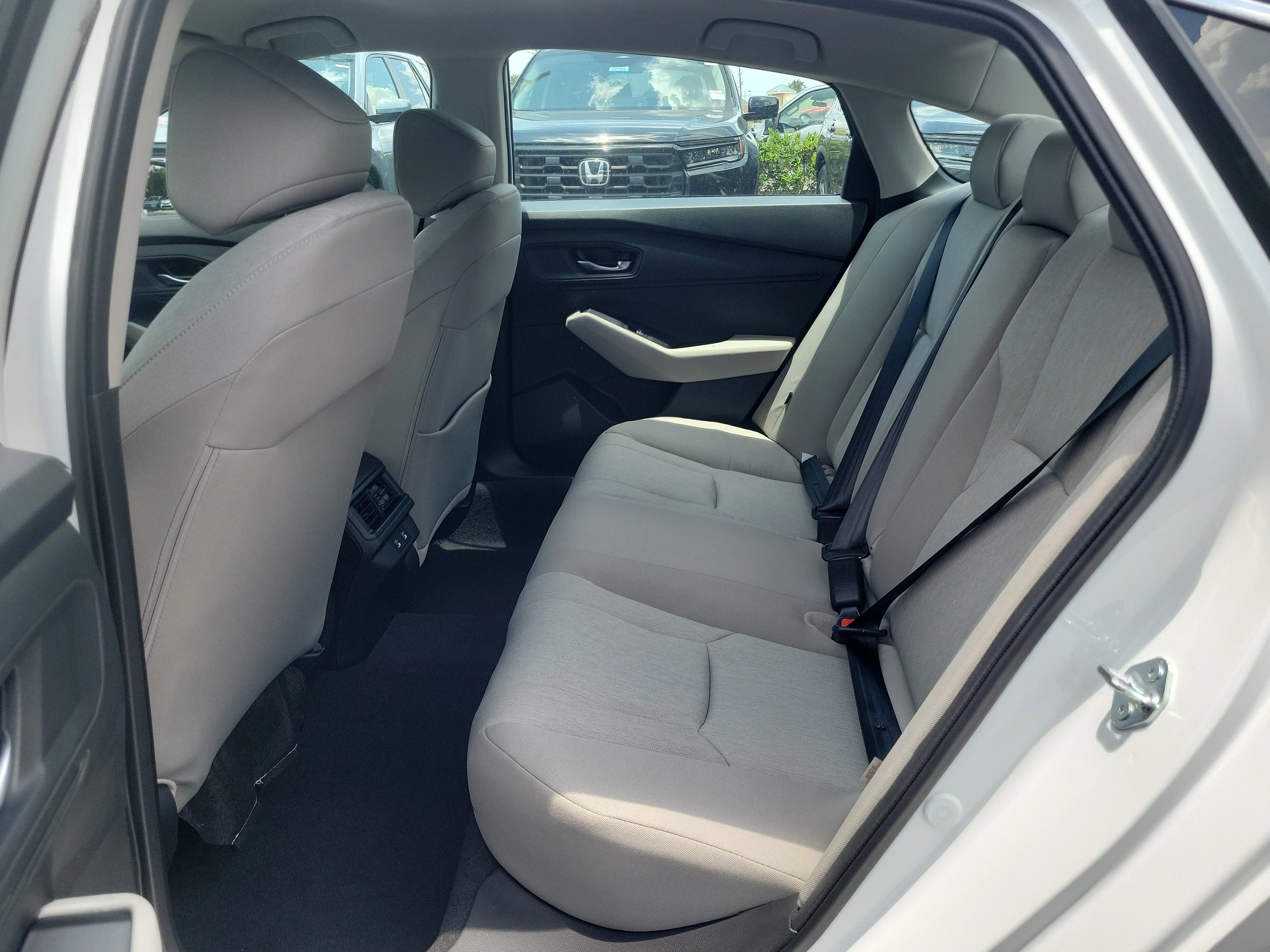 New 2026 Platinum White Pearl Honda LX image 12