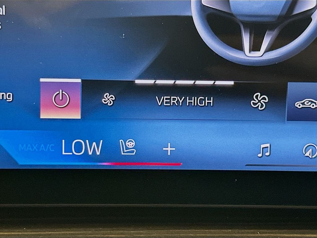 Used 2024 Skyscraper Grey Metallic BMW xDrive40i image 21