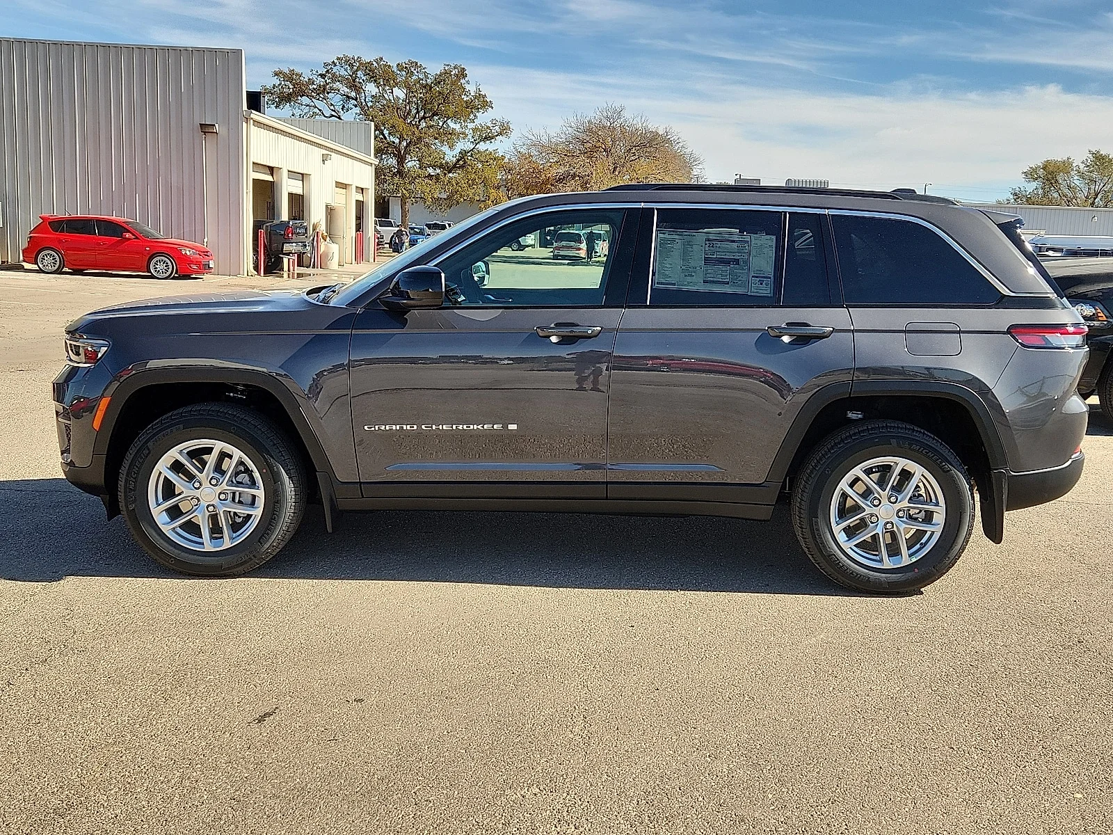 New 2025 Baltic Gray Metallic Clear-Coat  Paint Jeep LAREDO X 4X4 image 2