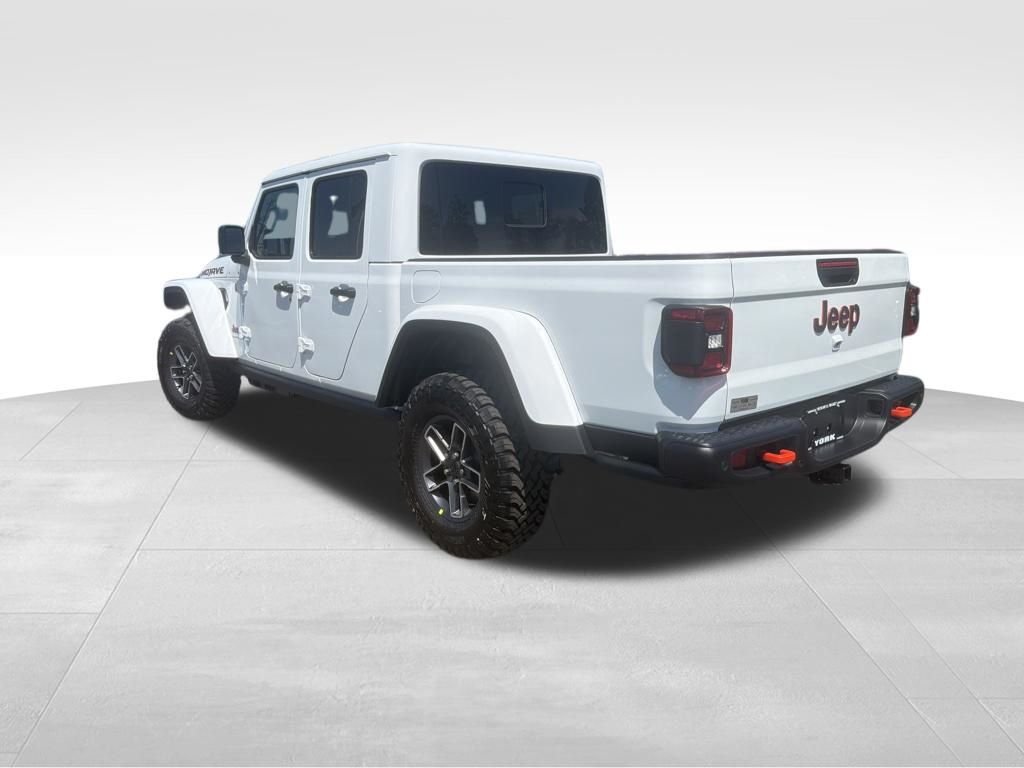 New 2026 Bright White Clear-Coat Exterior Paint Jeep Mojave X image 3