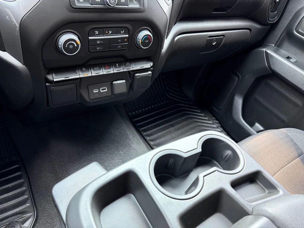 Used 2022 Black Chevrolet Custom image 22