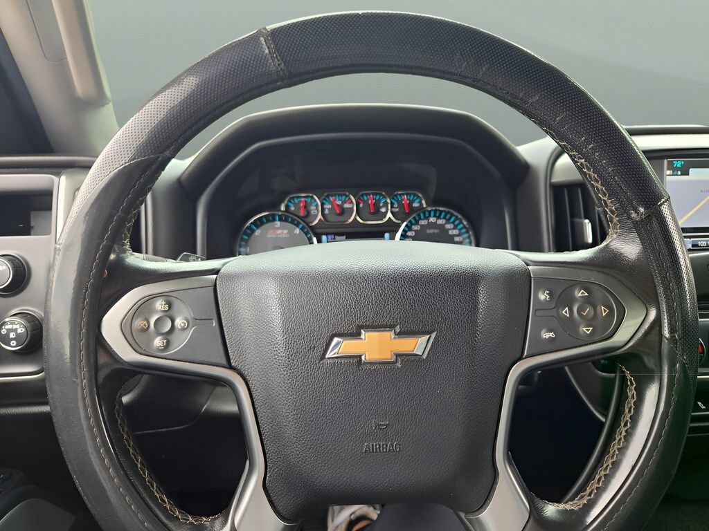 Used 2018 SILVER ICE METALLIC Chevrolet LT image 23
