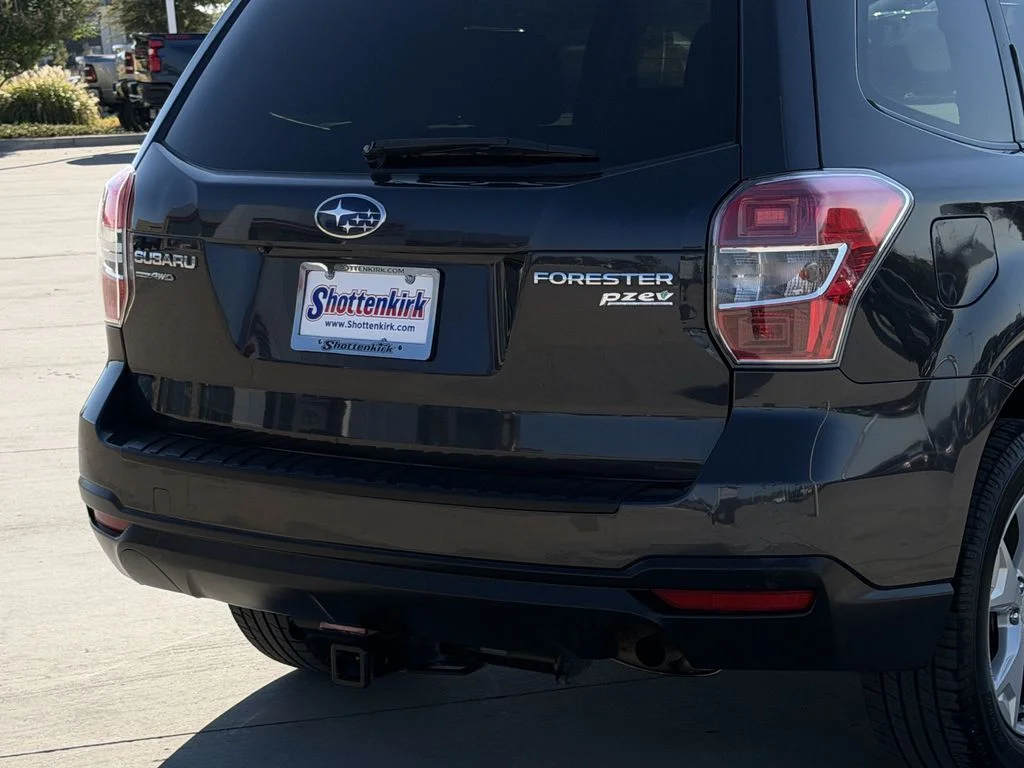 Used 2016 Gray Subaru 2.5i Premium image 6
