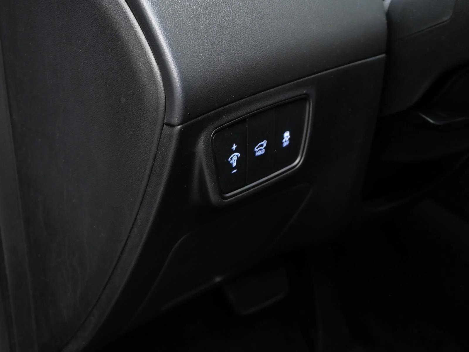 Used 2024 Black Pearl Hyundai XRT image 19