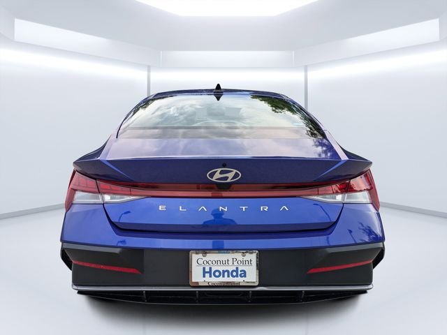 Used 2025 Blue Hyundai SEL Convenience image 5