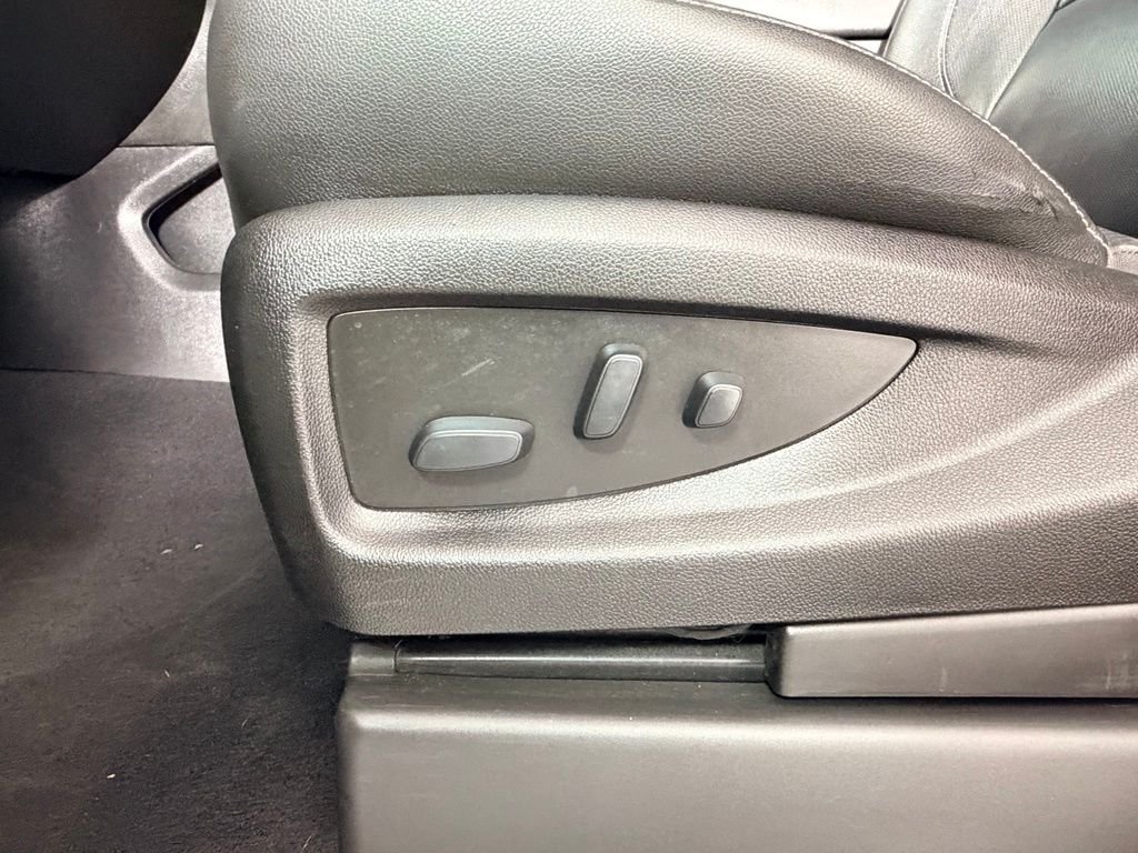 Used 2019 Silver Chevrolet Premier image 20