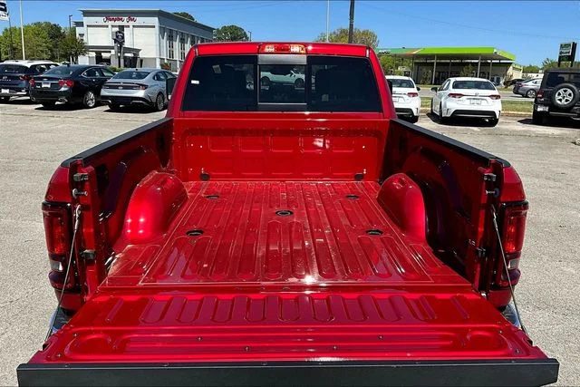 New 2026 Molten Red Pearl-Coat Exterior Paint RAM Tradesman image 19