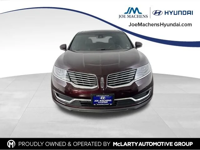Used 2018 Red Lincoln Reserve image 3