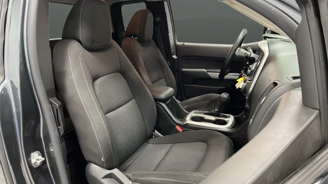 Used 2015 Cyber Gray Metallic Chevrolet LT image 23