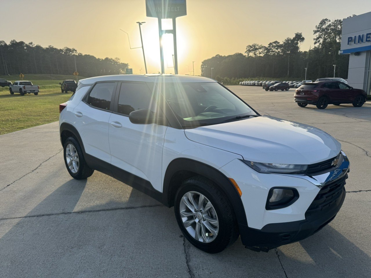 Used 2022 SUMMIT WHITE Chevrolet LS image 3