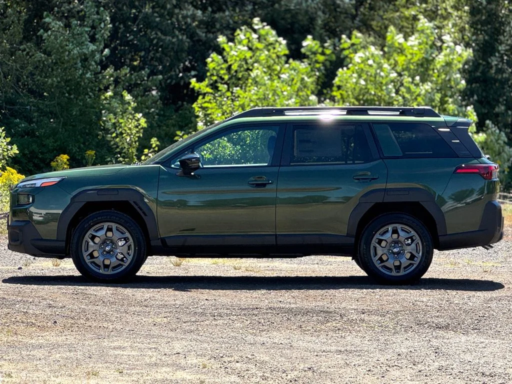 New 2026 DEEP EMERALD GREEN PEARL Subaru Premium image 5