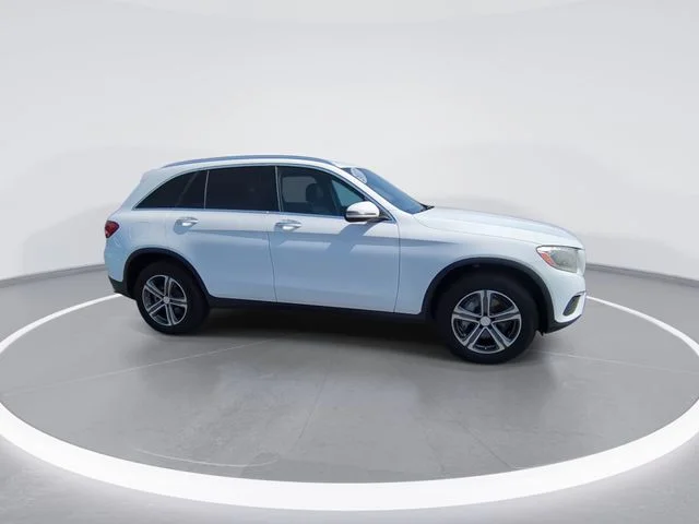 Used 2017 White Mercedes-Benz GLC 300 image 9