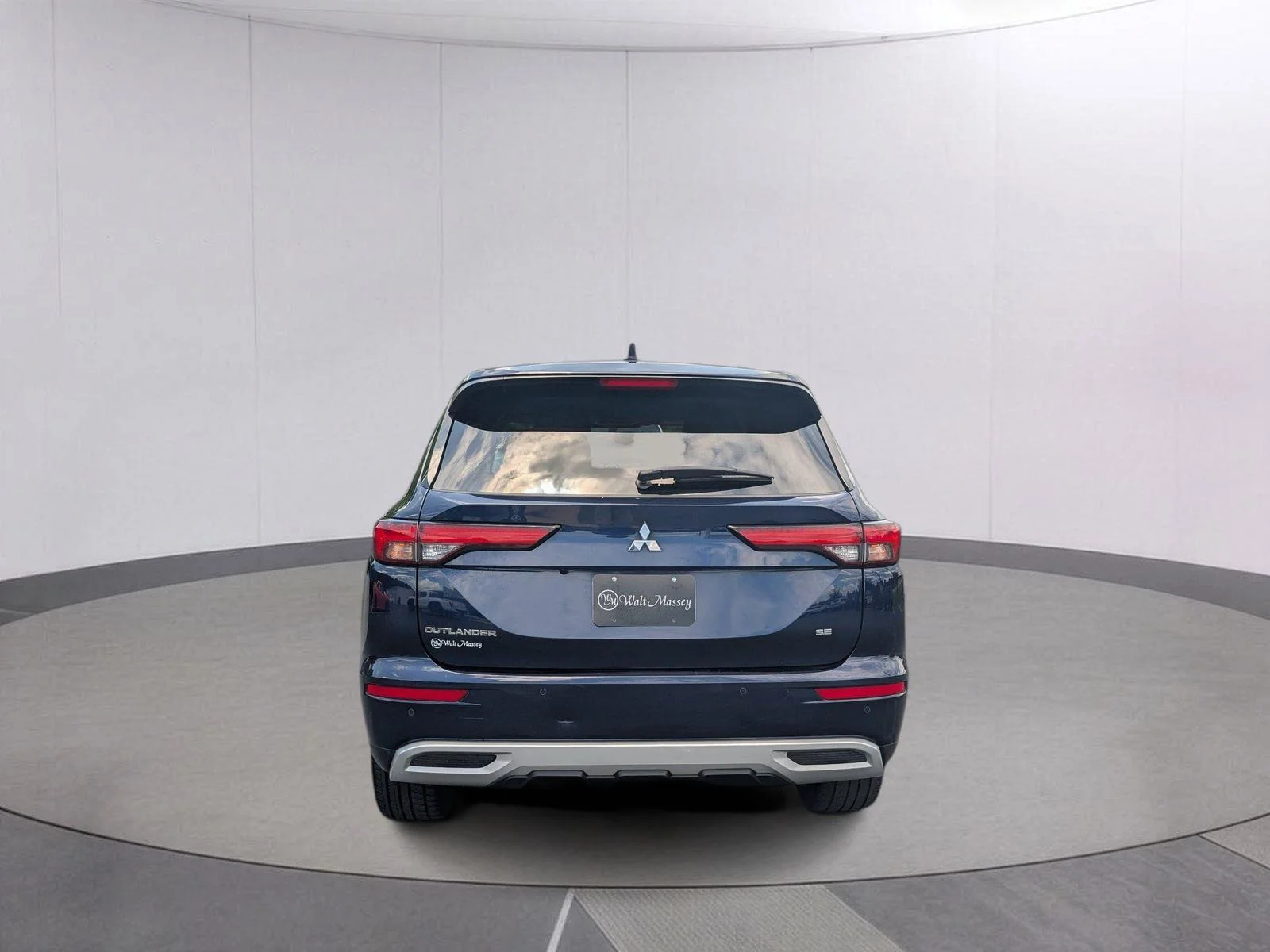 Used 2024 Cosmic Blue Metallic Mitsubishi SE image 4