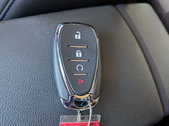 Used 2025 White Chevrolet LT image 29