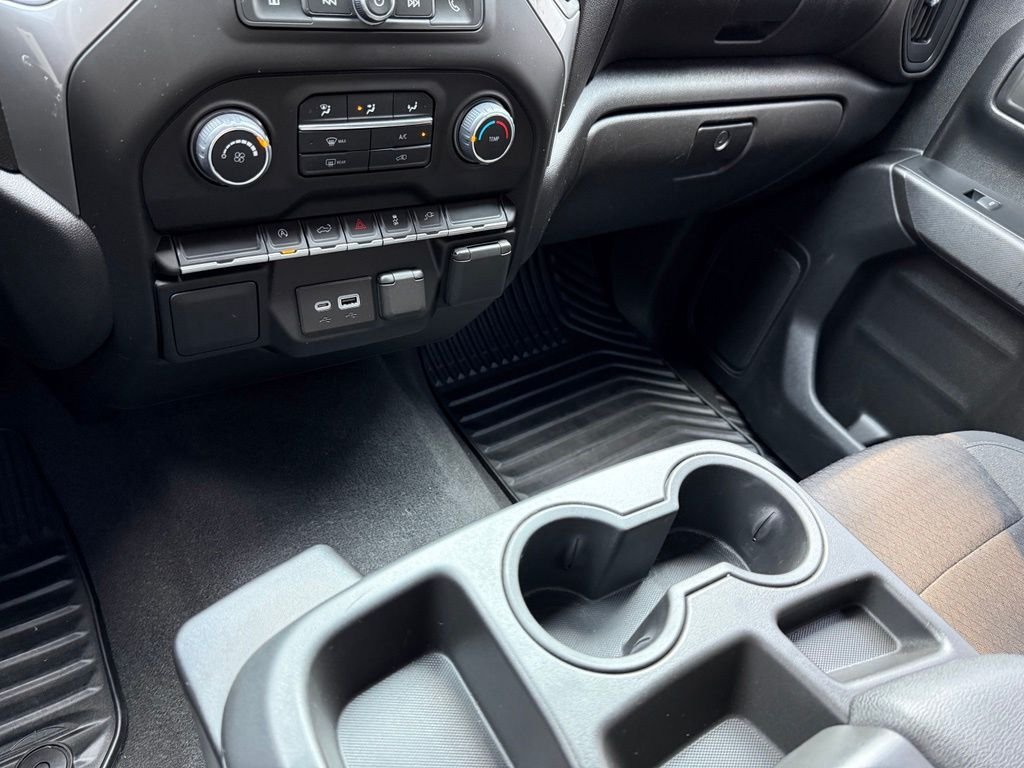Used 2022 Black Chevrolet Custom image 22