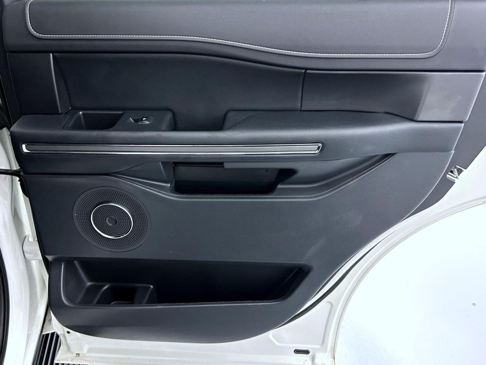 Used 2023 White Ford XLT image 17