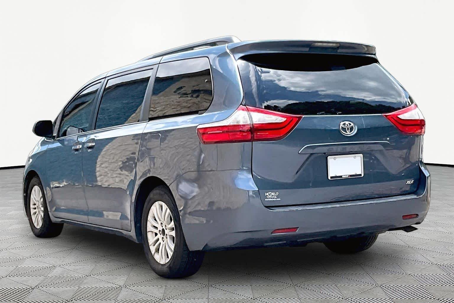 Used 2015 Shoreline Blue Pearl Toyota XLE image 12
