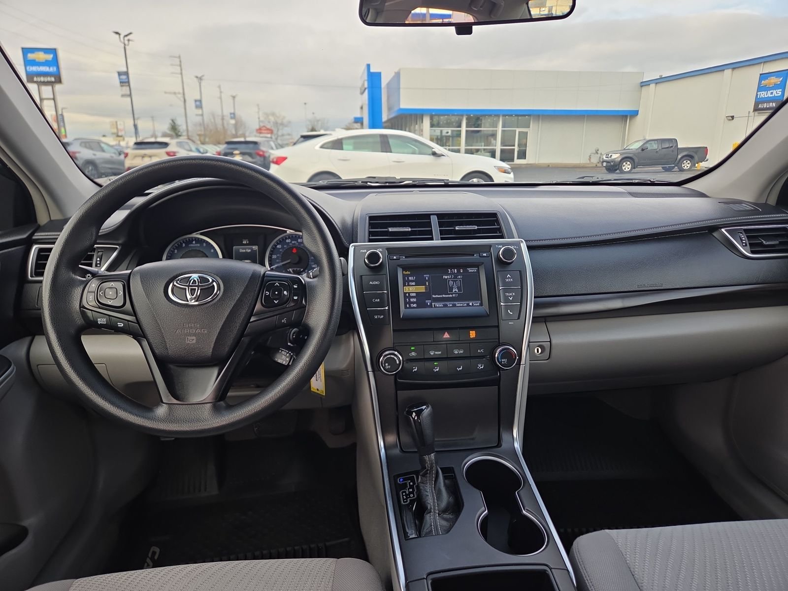 2017 Toyota Camry LE - Photo 38