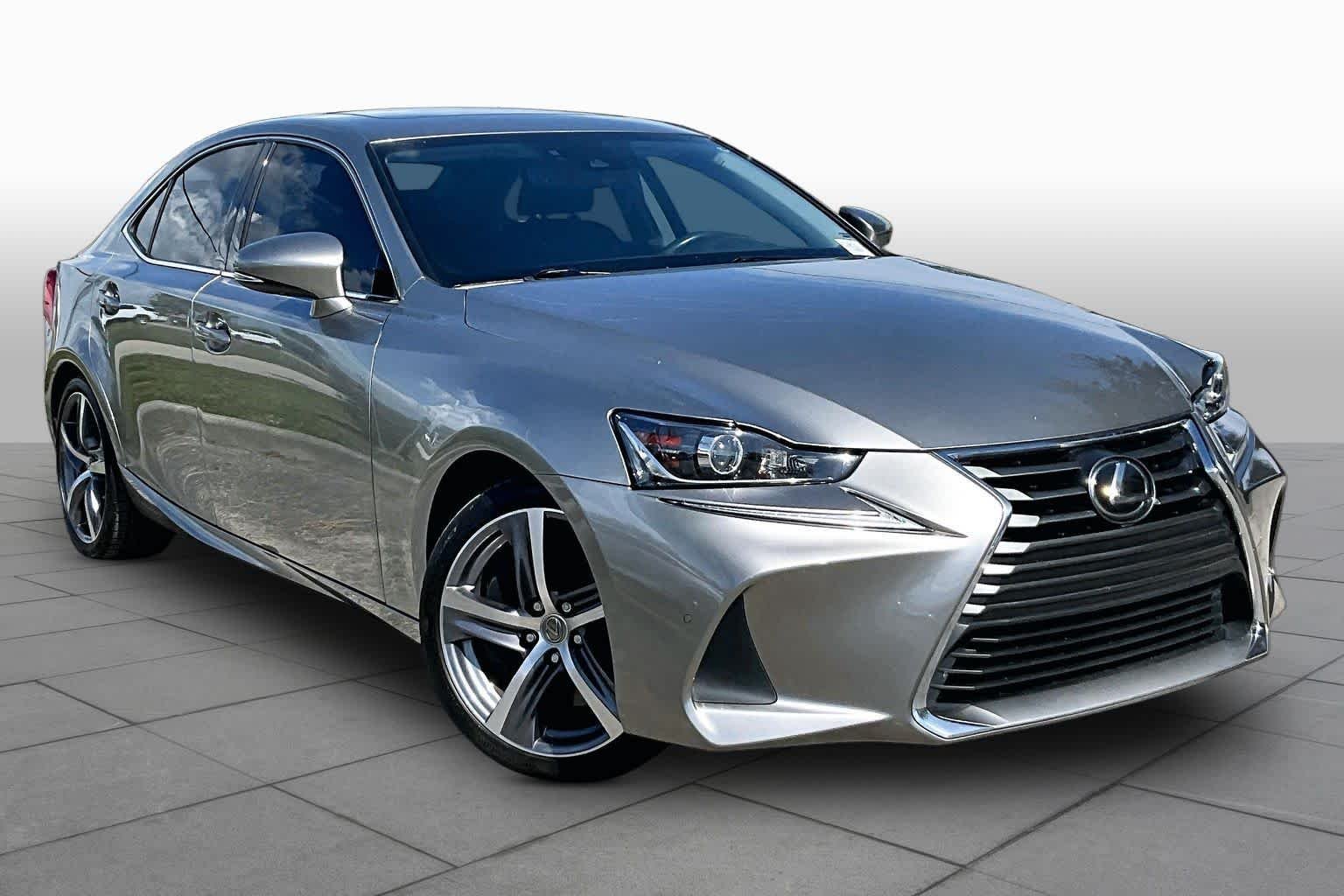 Used 2019 Atomic Silver Lexus  image 3