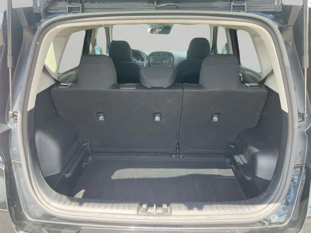 Used 2024 Black Kia LX image 7