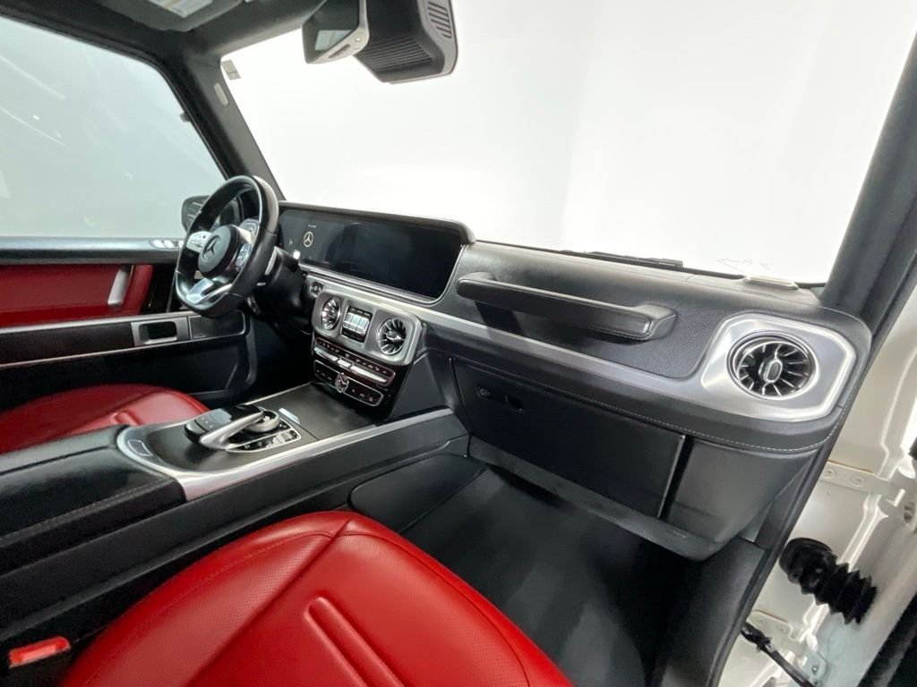 Used 2022 White Mercedes-Benz G 550 image 25