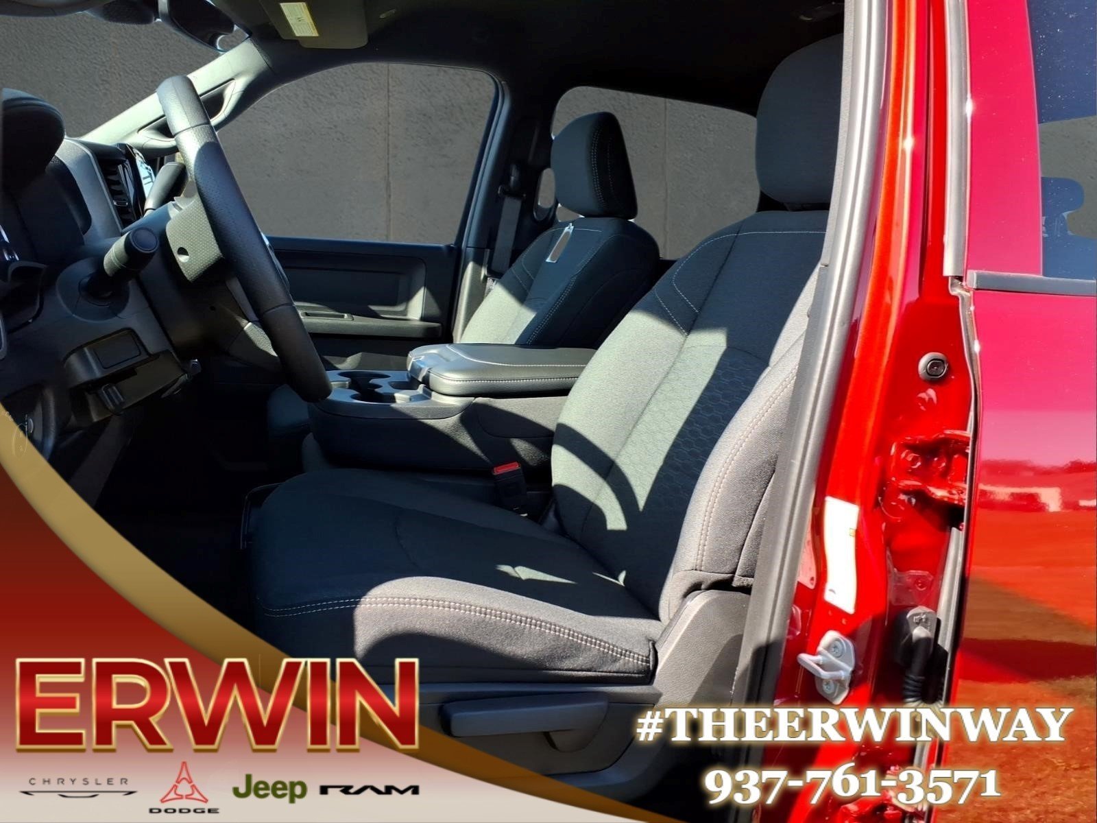 New 2026 Molten Red Pearl-Coat Exterior Paint RAM Tradesman image 10