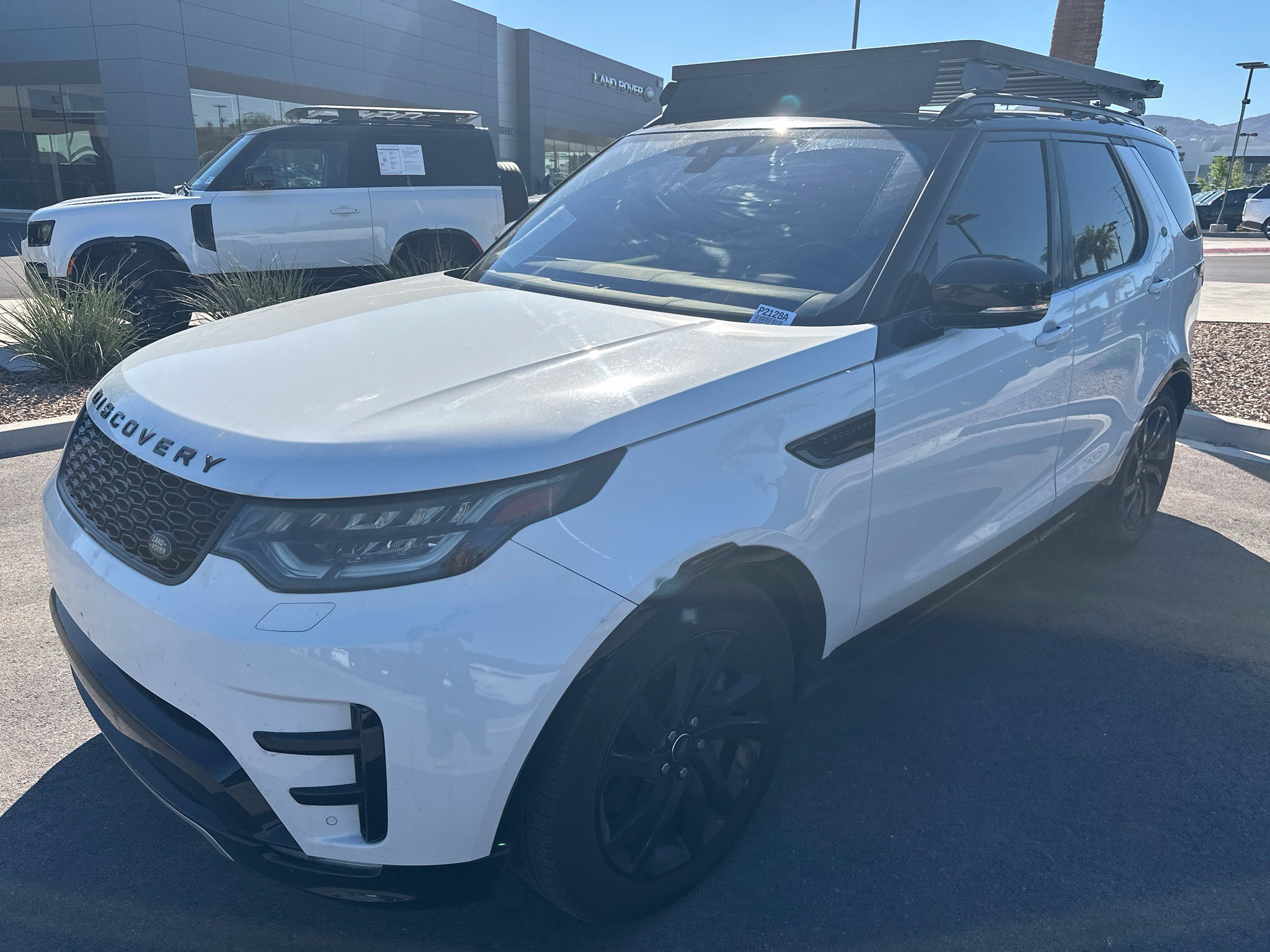 Used 2018 Fuji White Land Rover HSE image 1