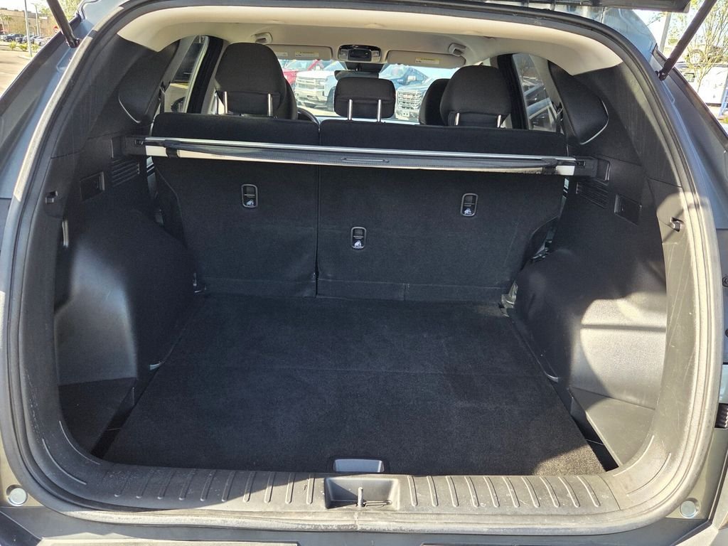 Used 2023 Gray Hyundai SE image 8